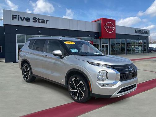 Alloy Silver Metallic 2024 Mitsubishi Outlander SE