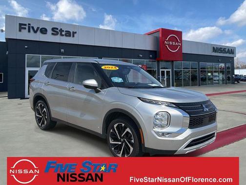 Alloy Silver Metallic 2024 Mitsubishi Outlander SE