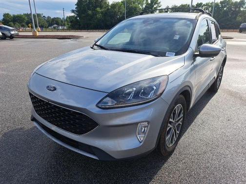 ICONIC SILVER 2022 Ford Escape SEL
