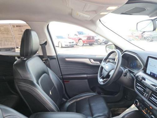 ICONIC SILVER 2022 Ford Escape SEL
