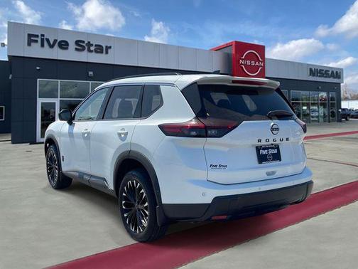 Everest White Pearl Tricoat 2026 Nissan Rogue Dark Armor