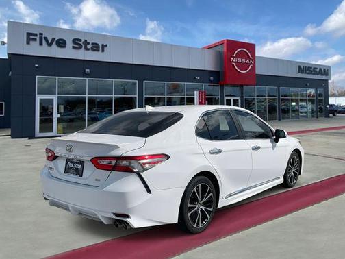 2019 Toyota Camry SE