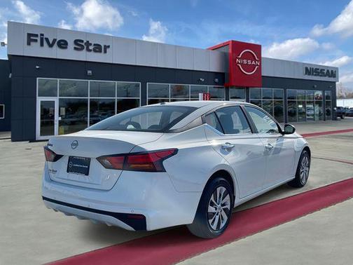 2025 Nissan Altima S FWD