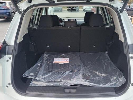 Everest White Pearl Tricoat 2026 Nissan Rogue SV