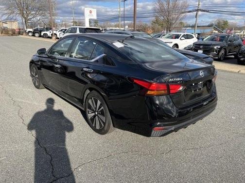 Photo 3 of 3 of 2022 Nissan Altima 2.5 SV
