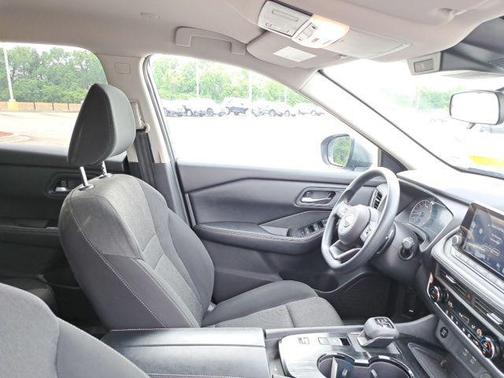 Gun Metallic 2024 Nissan Rogue SV
