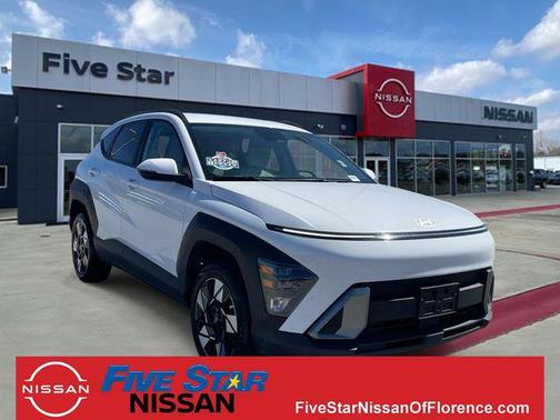 Atlas White 2024 Hyundai KONA SEL