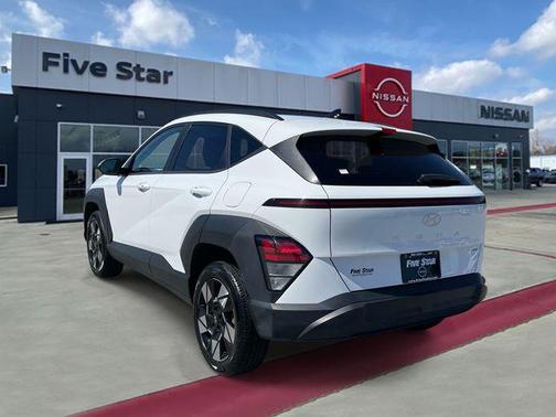 Atlas White 2024 Hyundai KONA SEL