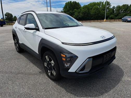 Atlas White 2024 Hyundai KONA SEL