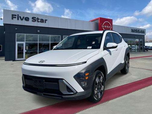 Atlas White 2024 Hyundai KONA SEL