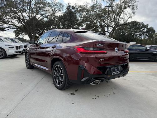 2025 BMW X4 xDrive30i