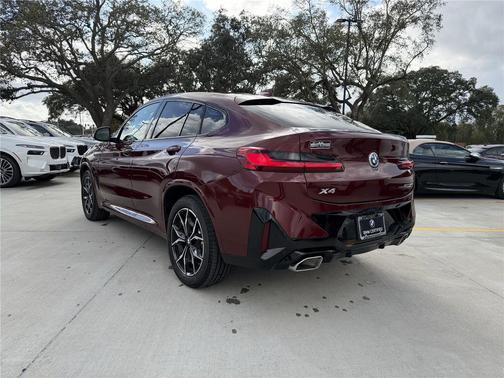 2025 BMW X4 xDrive30i