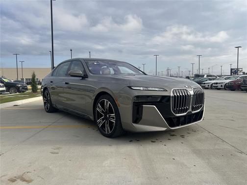 2023 BMW 740 i