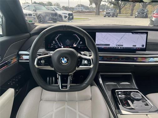 2023 BMW 740 i