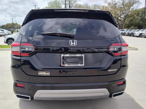 2024 Honda Pilot Touring 8-Passenger