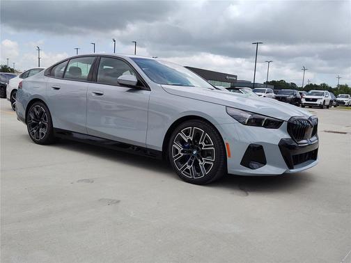 Oxide Grey Metallic 2026 BMW 530 530i