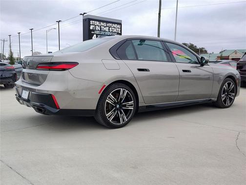 2023 BMW 760 i xDrive