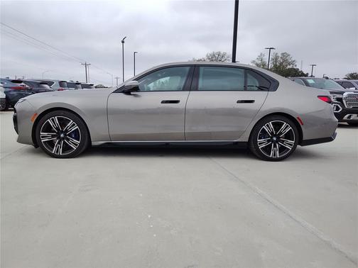 2023 BMW 760 i xDrive