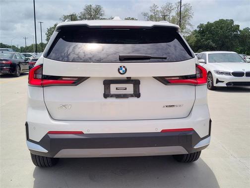 Alpine White 2023 BMW X1 xDrive28i