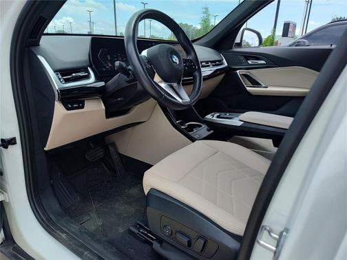 Alpine White 2023 BMW X1 xDrive28i
