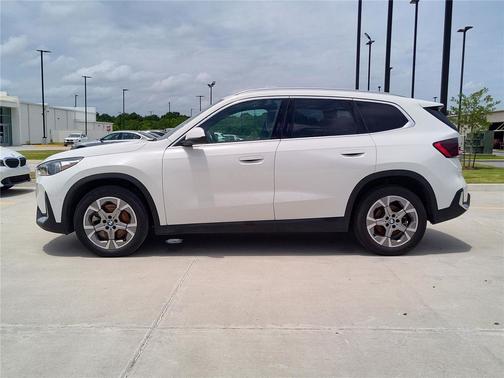 Alpine White 2023 BMW X1 xDrive28i