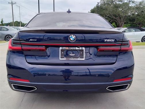 Tanzanite Blue II Metallic 2022 BMW 750 i xDrive
