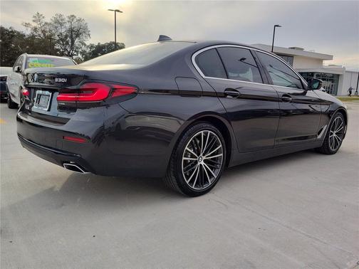 2022 BMW 530 i