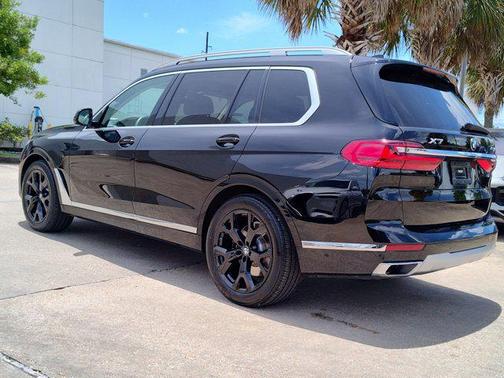 2022 BMW X7 xDrive40i