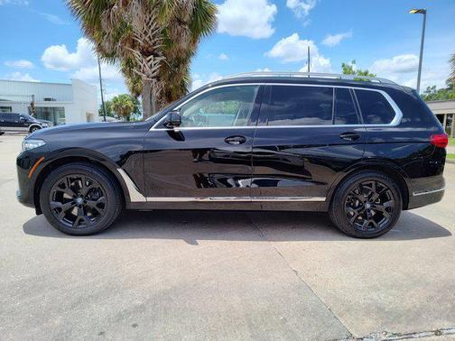 2022 BMW X7 xDrive40i