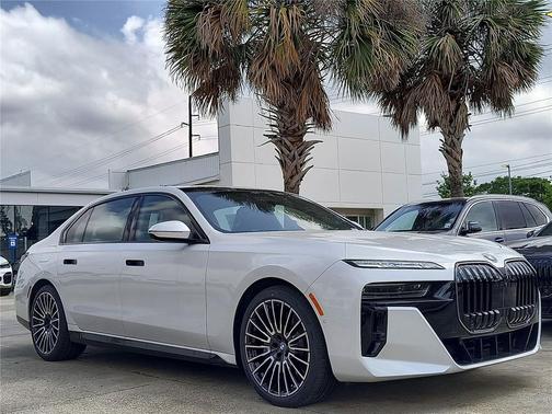 2025 BMW 760 xDrive