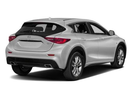 2017 INFINITI QX30 Luxury