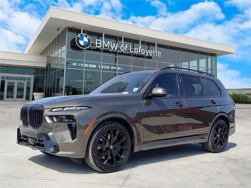 Manhattan Green Metallic 2026 BMW X7 xDrive40i