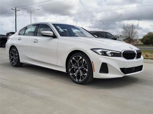 Alpine White 2026 BMW 330 330i