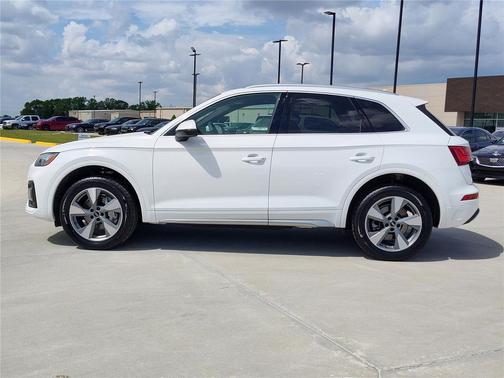 2024 Audi Q5 40 Premium Plus