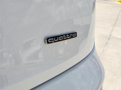 2024 Audi Q5 40 Premium Plus