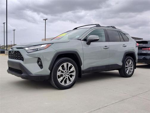 2023 Toyota RAV4 XLE Premium