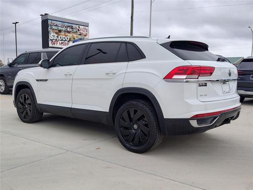 2022 Volkswagen Atlas Cross Sport 3.6L V6 SE w/Technology
