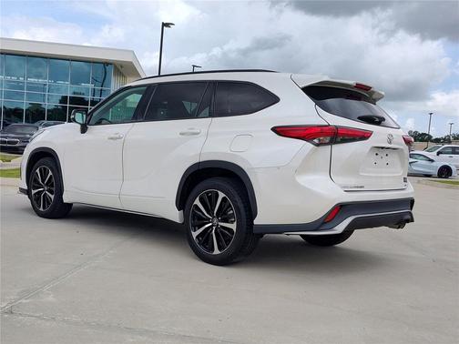 Blizzard Pearl 2021 Toyota Highlander XSE