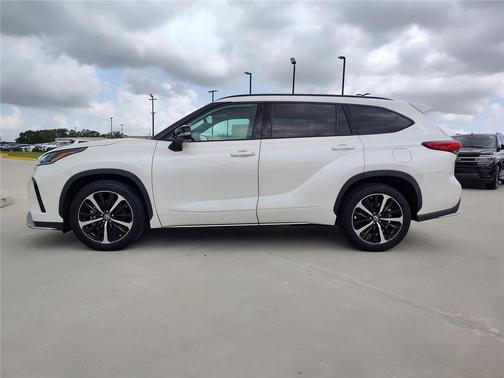 Blizzard Pearl 2021 Toyota Highlander XSE