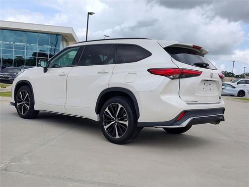 Blizzard Pearl 2021 Toyota Highlander XSE
