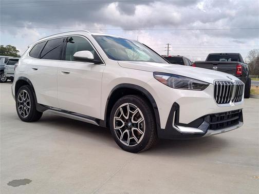 Alpine White 2026 BMW X1 xDrive28i