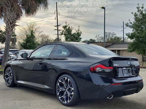 2025 BMW 230 i
