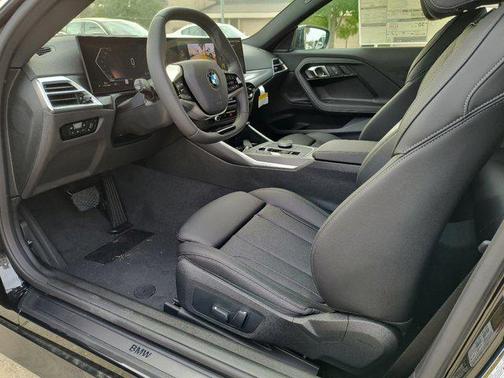 2025 BMW 230 i