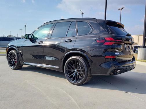 2026 BMW X5 M60i