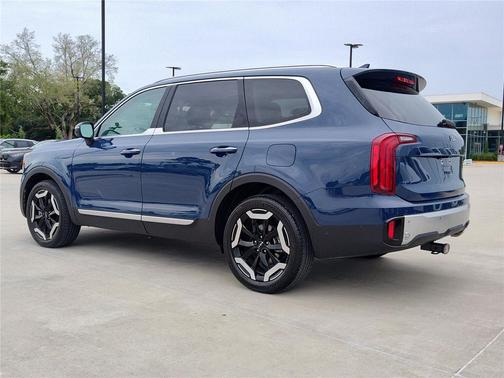 Midnight Lake Blue 2024 Kia Telluride S