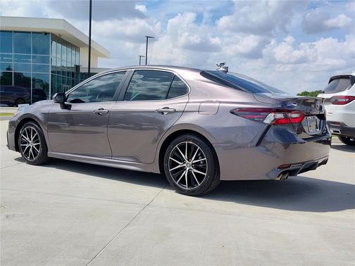 Predawn Gray Mica 2022 Toyota Camry SE