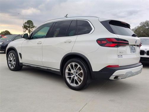 Alpine White 2025 BMW X5 sDrive40i