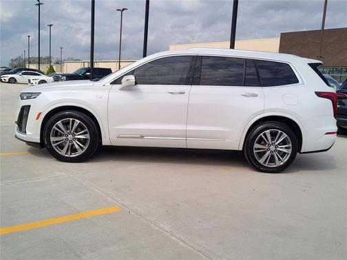 2022 Cadillac XT6 Premium Luxury FWD