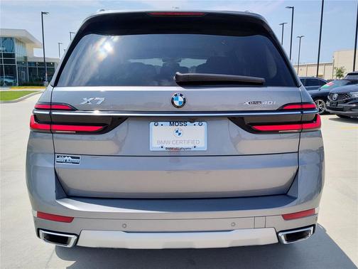 2025 BMW X7 xDrive40i