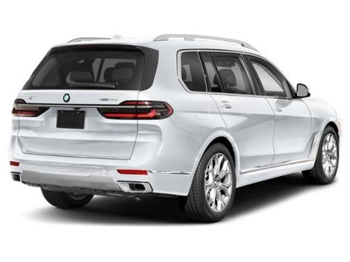 2023 BMW X7 M60i